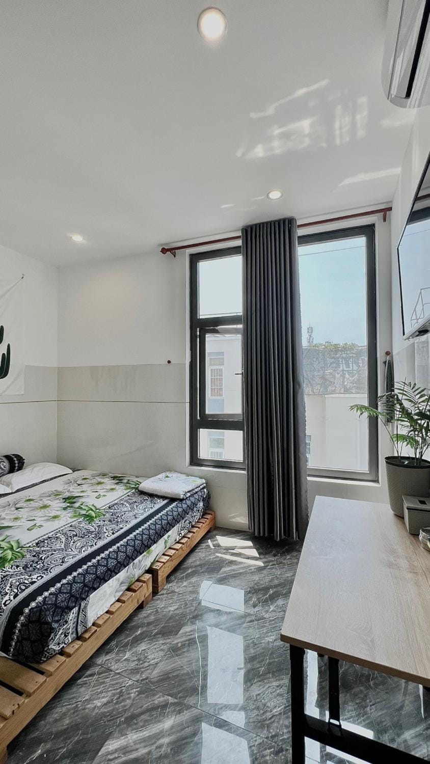 Bed, TV and multimedia, Photo of the whole room, Bedroom, hair dresser