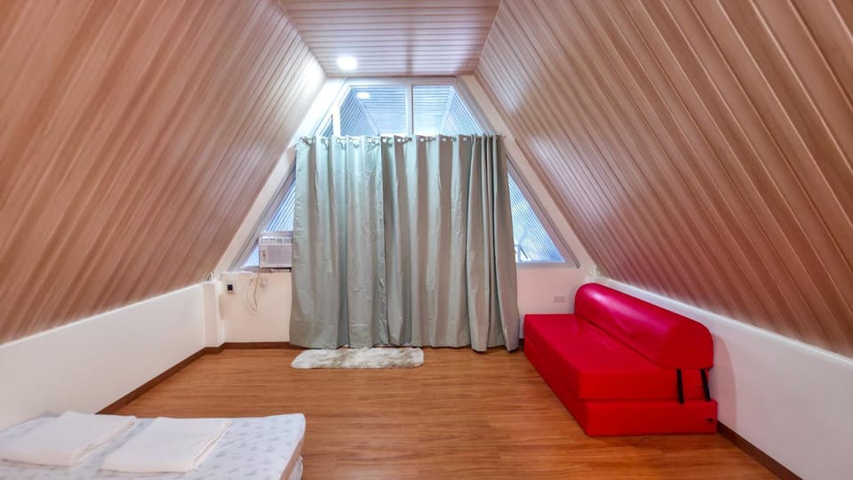Living room, Photo of the whole room, Seating area, Bedroom