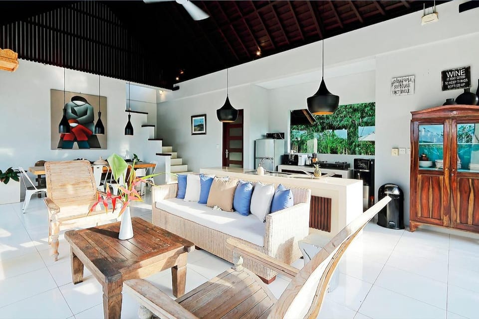 Kitchen or kitchenette, Living room