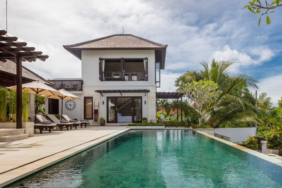 Property building, Garden, Seating area, Bedroom, Swimming pool