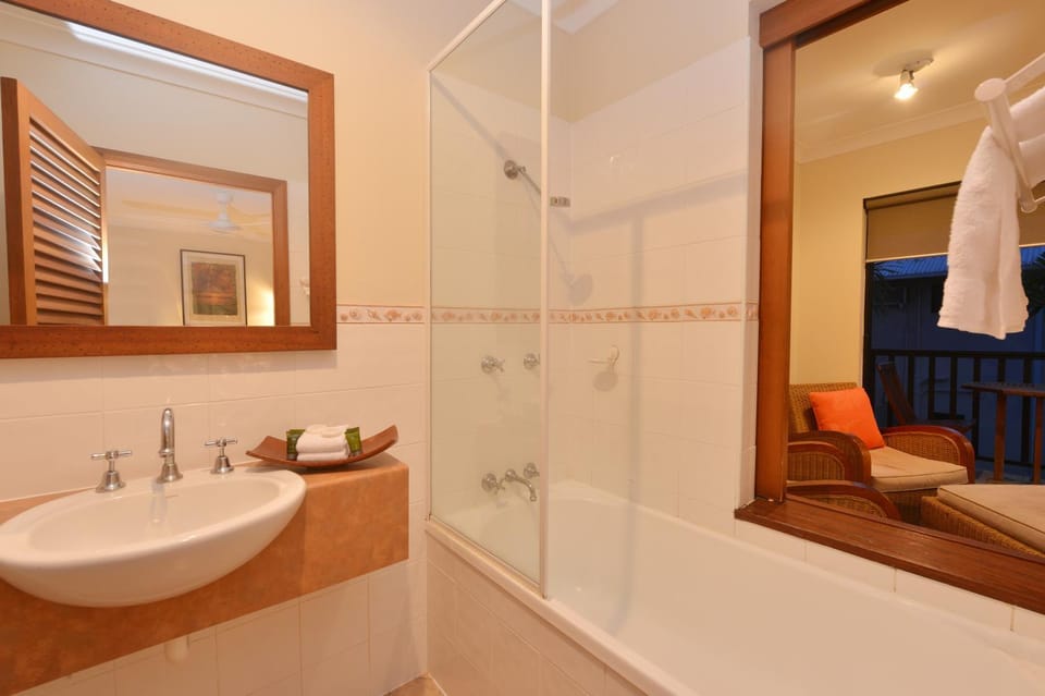 Seascape Holidays - Hibiscus Apartment in Port Douglas
