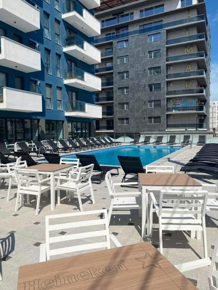 Property building, Day, View (from property/room), Lounge or bar, Swimming pool, Swimming pool, sunbed