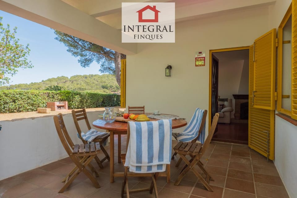 Property building, Patio, Day, Natural landscape, View (from property/room), Balcony/Terrace, Dining area