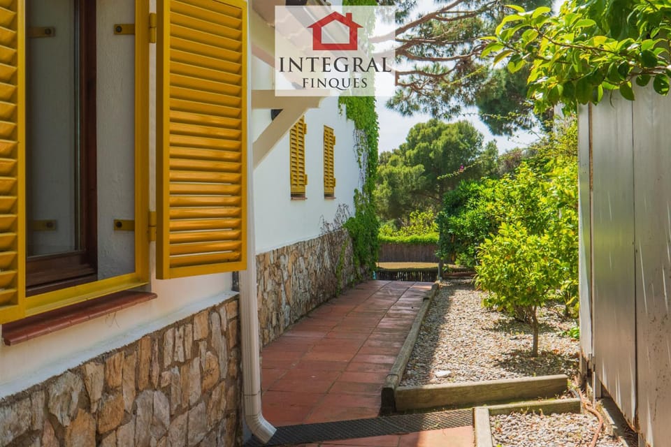 Property building, Day, Garden view