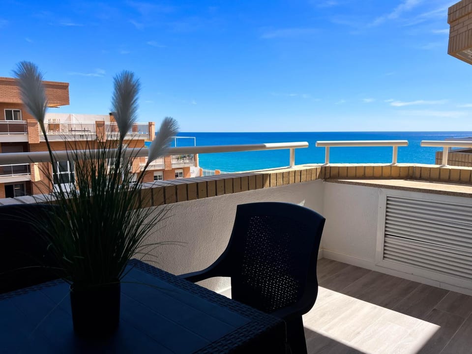 Balcony/Terrace, Seating area, Dining area, Sea view