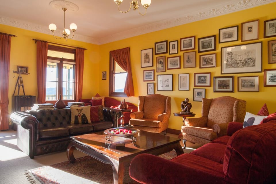Communal lounge/ TV room