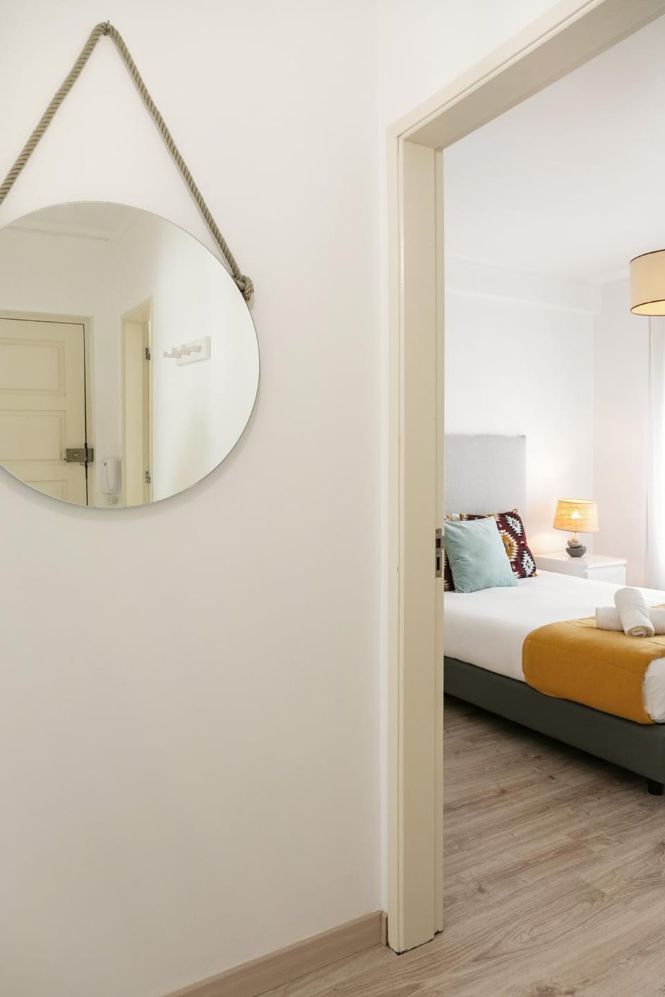Bed, Photo of the whole room, Decorative detail, Bedroom