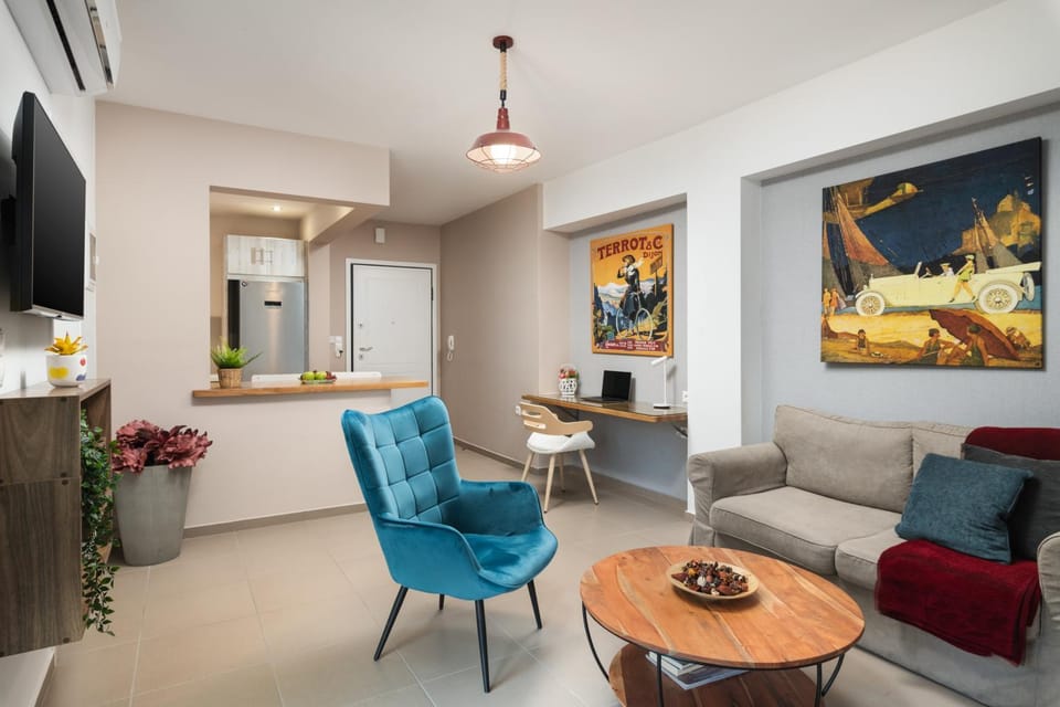 Communal lounge/ TV room, TV and multimedia, Living room, Evening entertainment