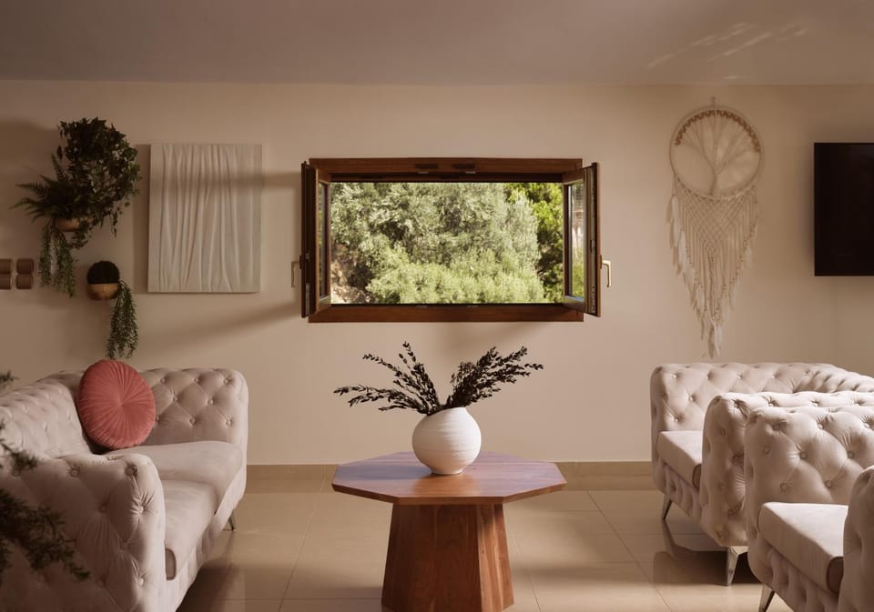 TV and multimedia, Living room, Seating area