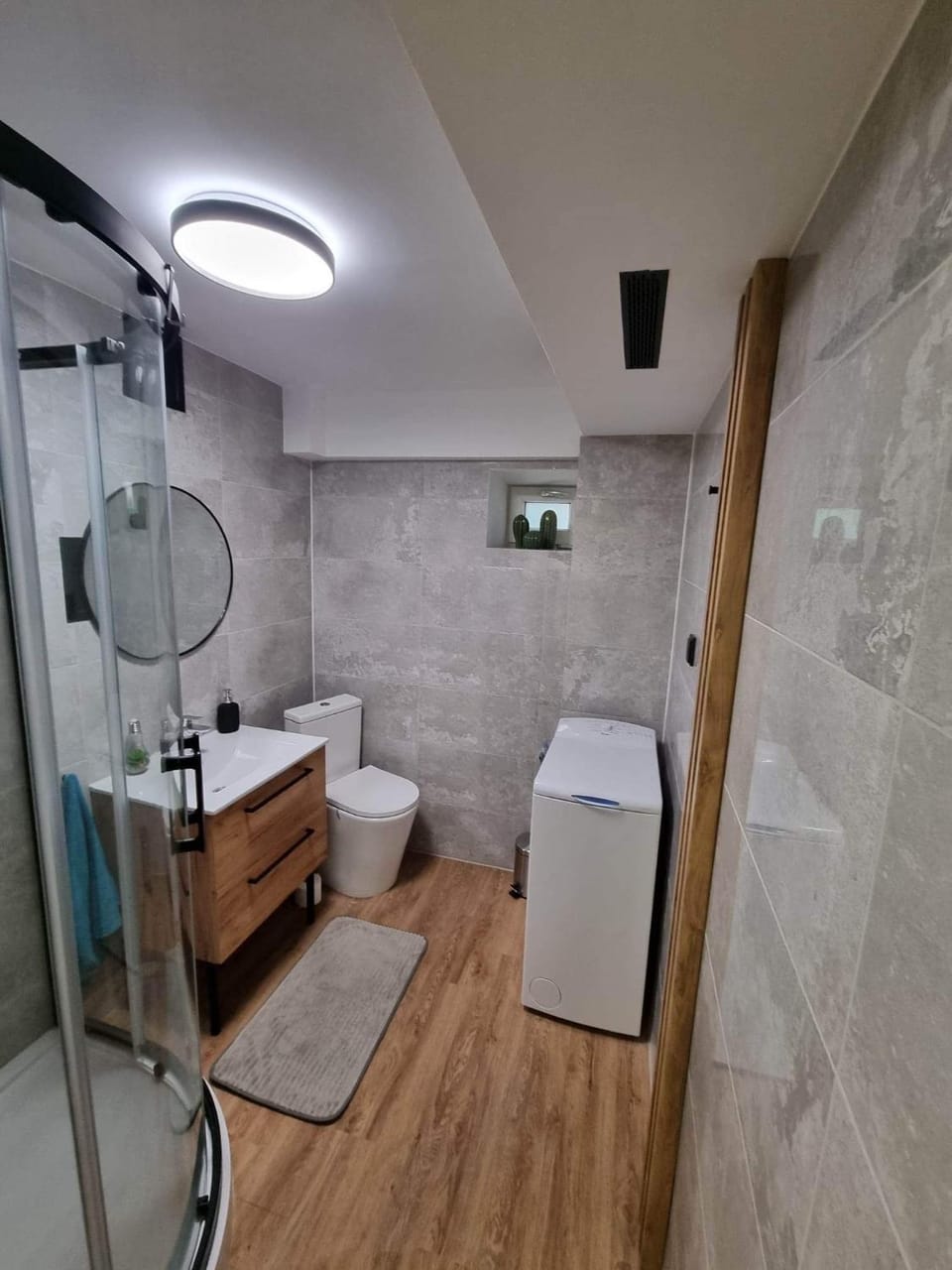 Shower, Bathroom, towels