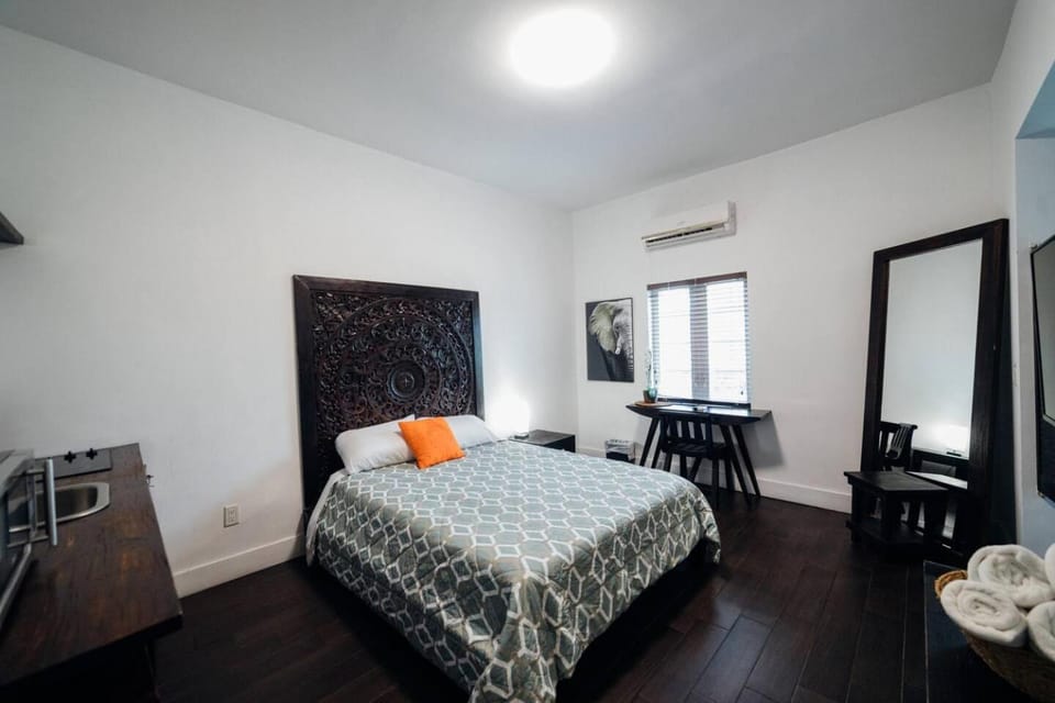 Vive Zen Queen Room Apartment in Miami