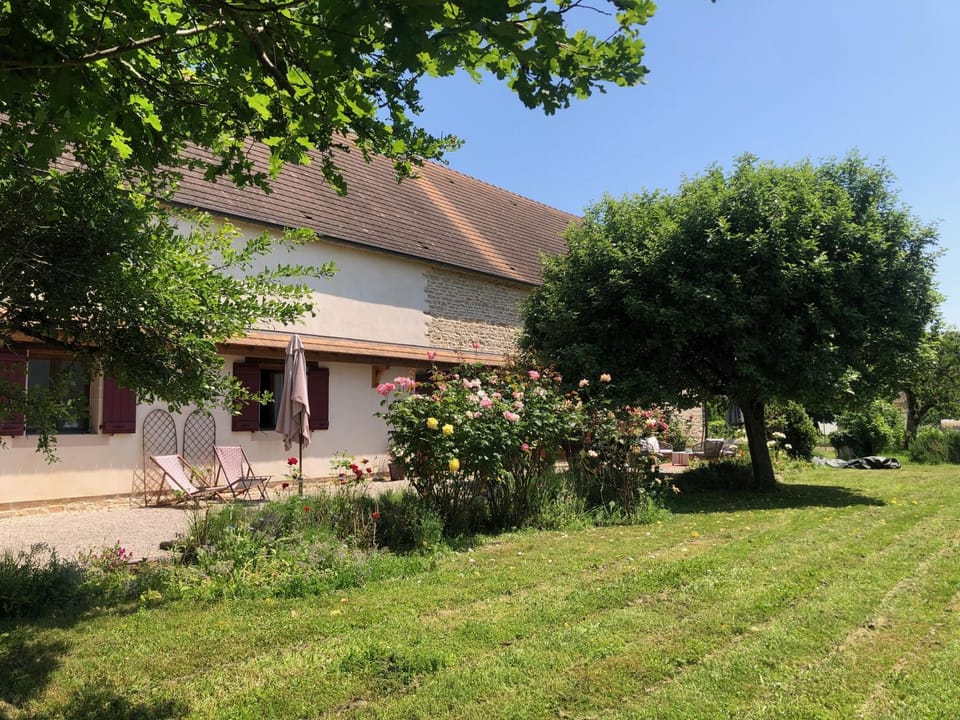 Property building, Natural landscape, Garden