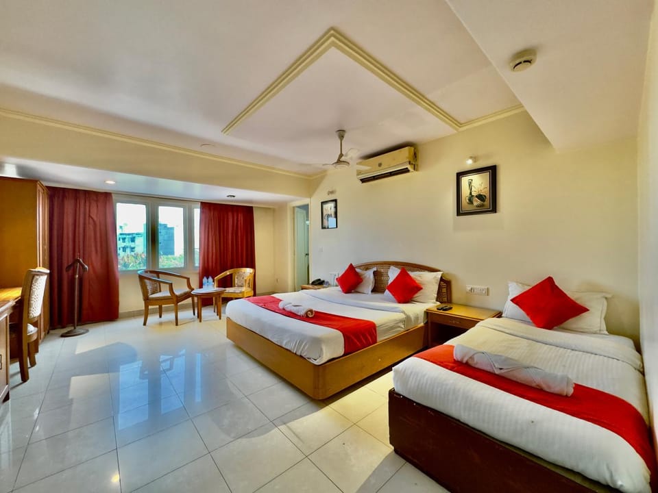 Photo of the whole room, Bedroom