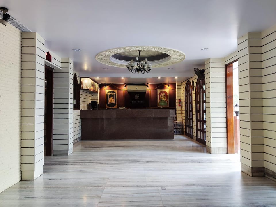 On-site shops, Lobby or reception
