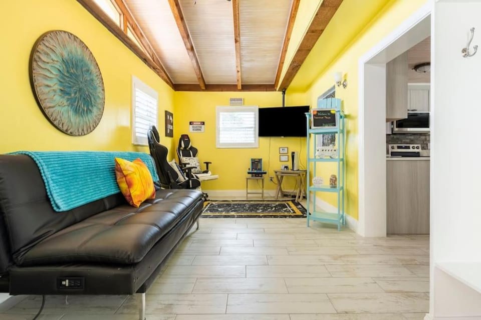 Communal lounge/ TV room, TV and multimedia, Seating area, Evening entertainment