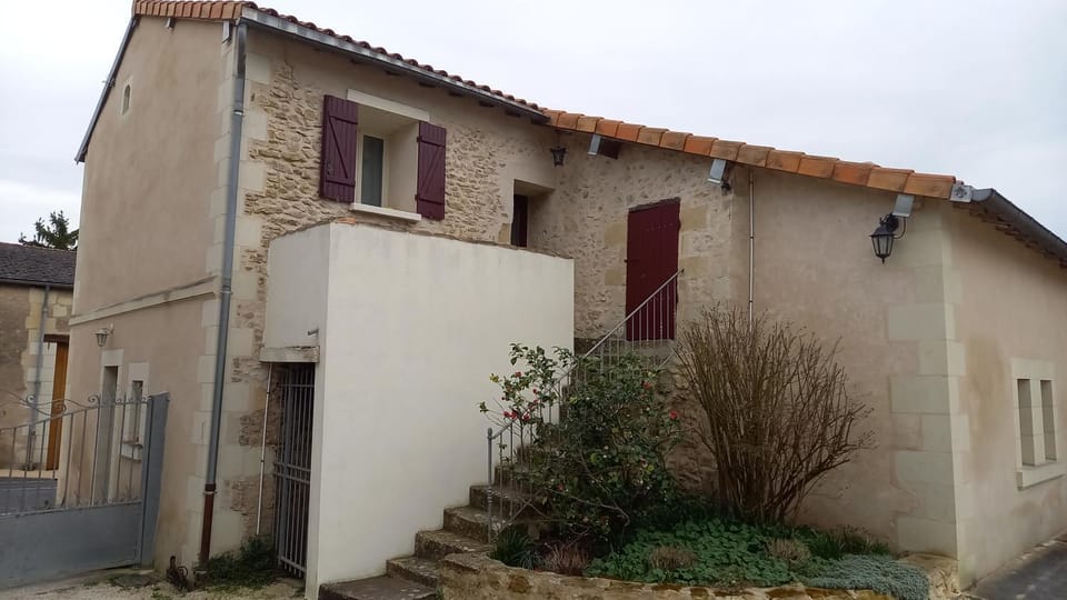Gîte Maison Anjou 14 personnes Logis de la Porte Saint Jean House in Pays de la Loire