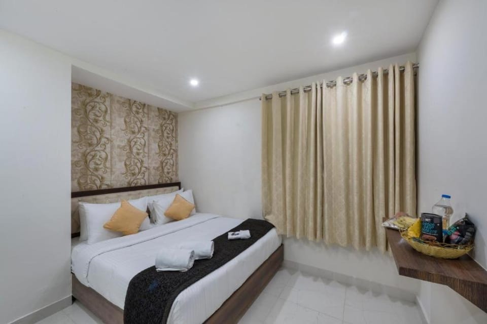 T S Royal Grand Hotel Hotel in Bengaluru