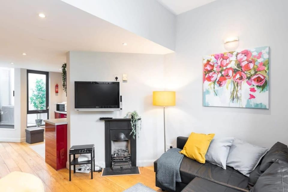 Central Location 2 BEDROOM 2 BATHROOM FAST WIFI House in Dublin