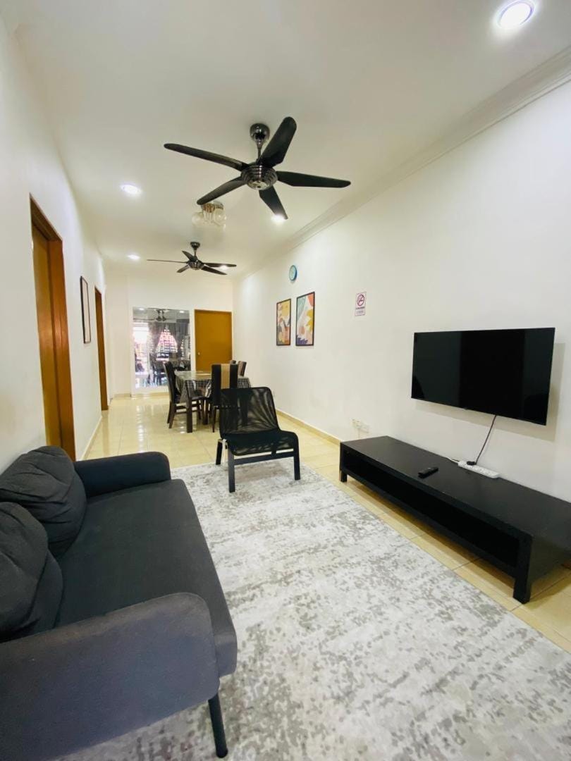 Deena's Cottage Homestay Kulim Hitech Hospital Kulim, Three bedrooms Single Storey Terrace House Apartment in Kedah