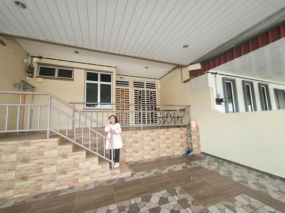 Deena's Cottage Homestay Kulim Hitech Hospital Kulim, Three bedrooms Single Storey Terrace House Apartment in Kedah