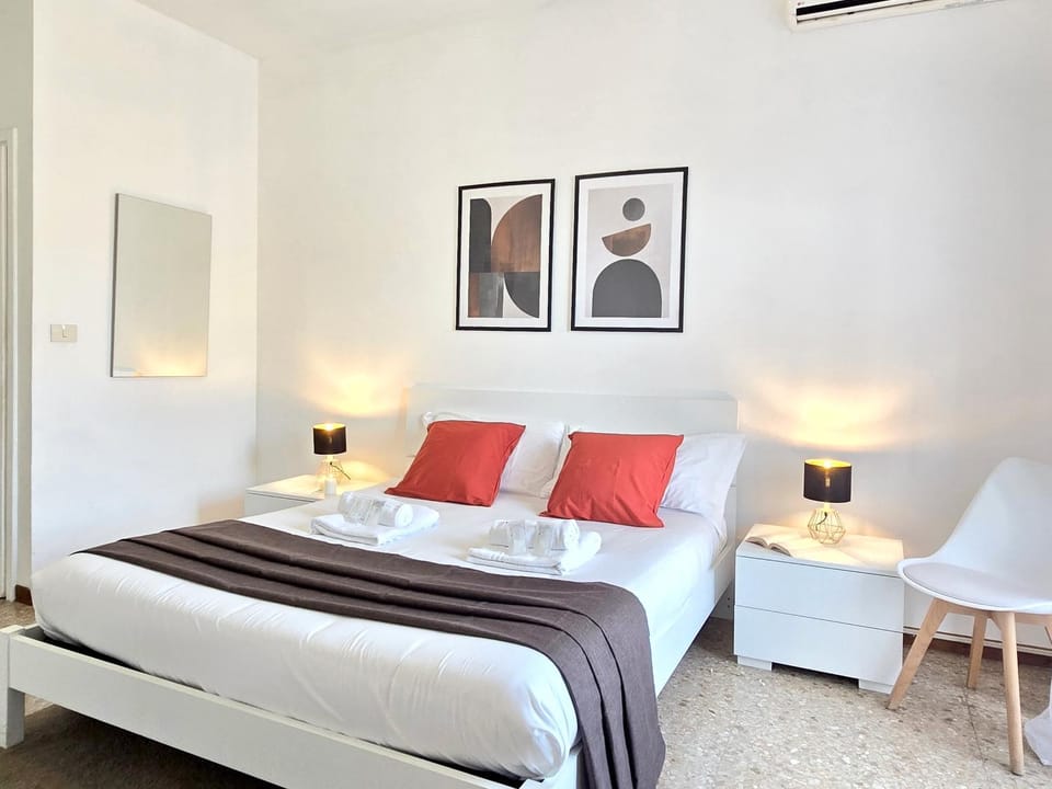 Bed, Bedroom, heating, air conditioner