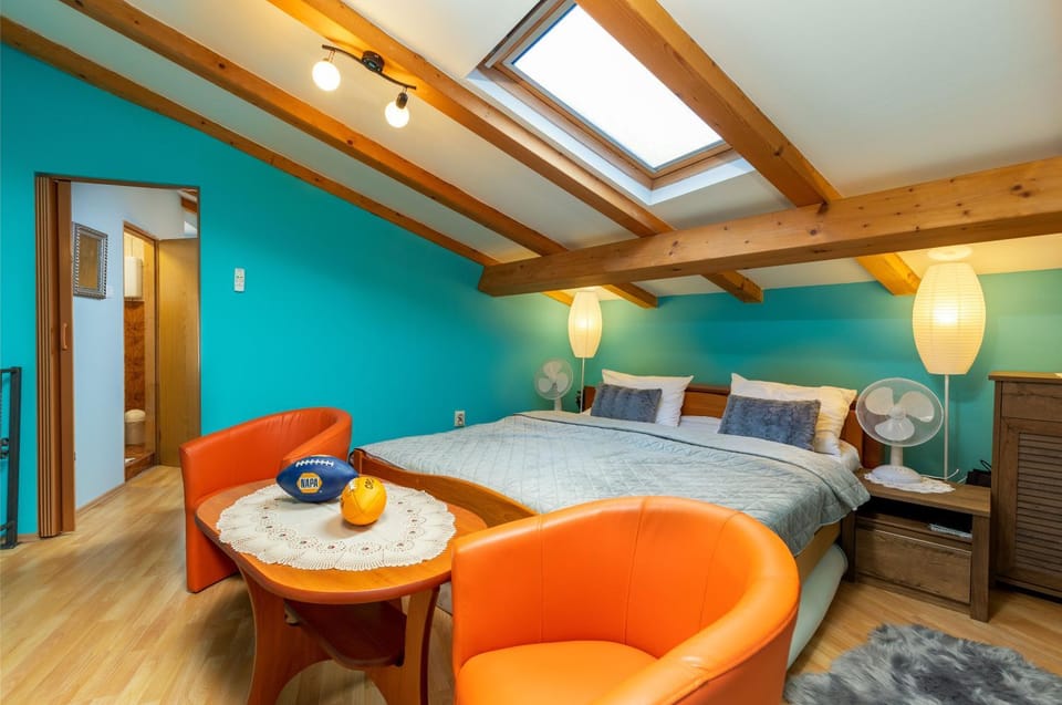 Seating area, Bedroom