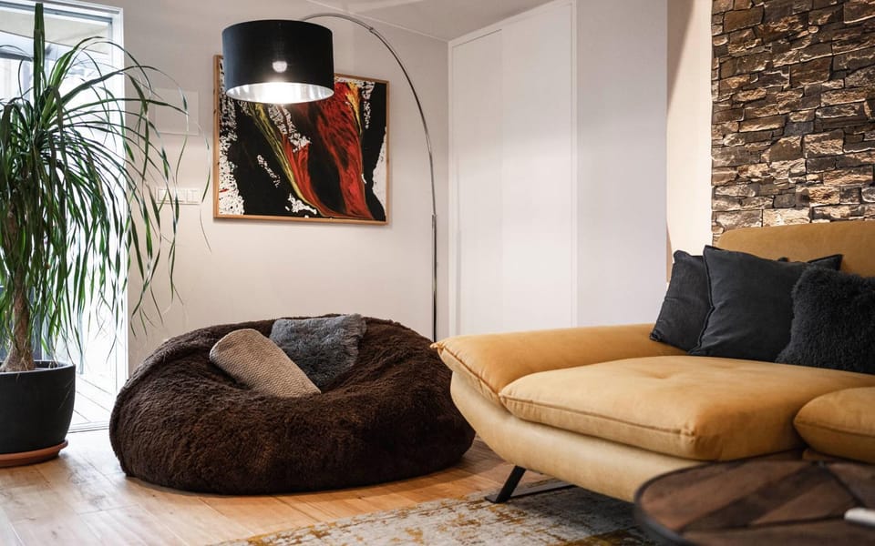 Living room, Seating area