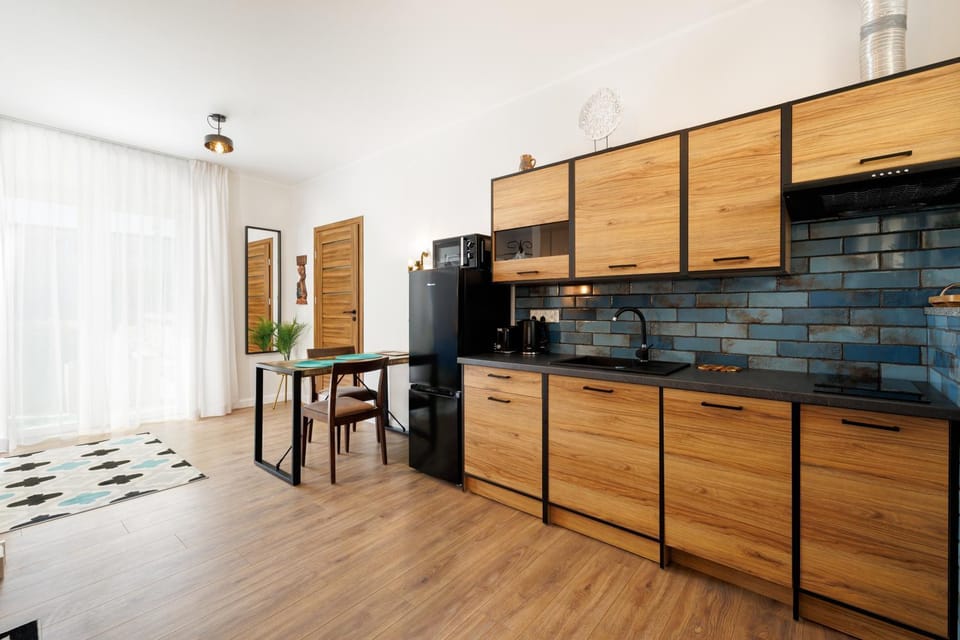 Kitchen or kitchenette, Dining area, dishwasher, minibar, stove