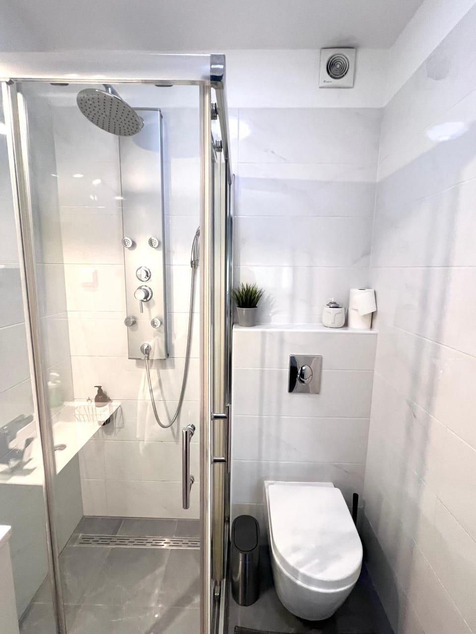 Shower, Toilet, Bathroom