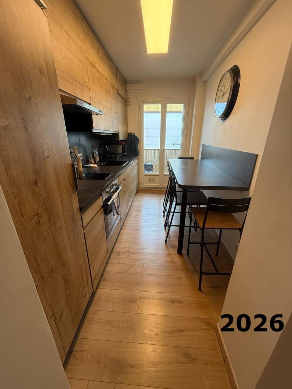 The NICE - 3 rooms, 3air cond, 3TV, 3fans, 2 wc, WIfi everywhere 5min aeroport, train, beach, 1min tram, 15 min centre, port, parking possible Apartment in Nice