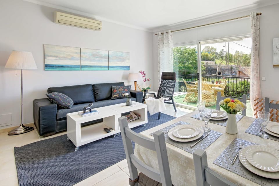 Balcony/Terrace, Living room, Seating area, Dining area