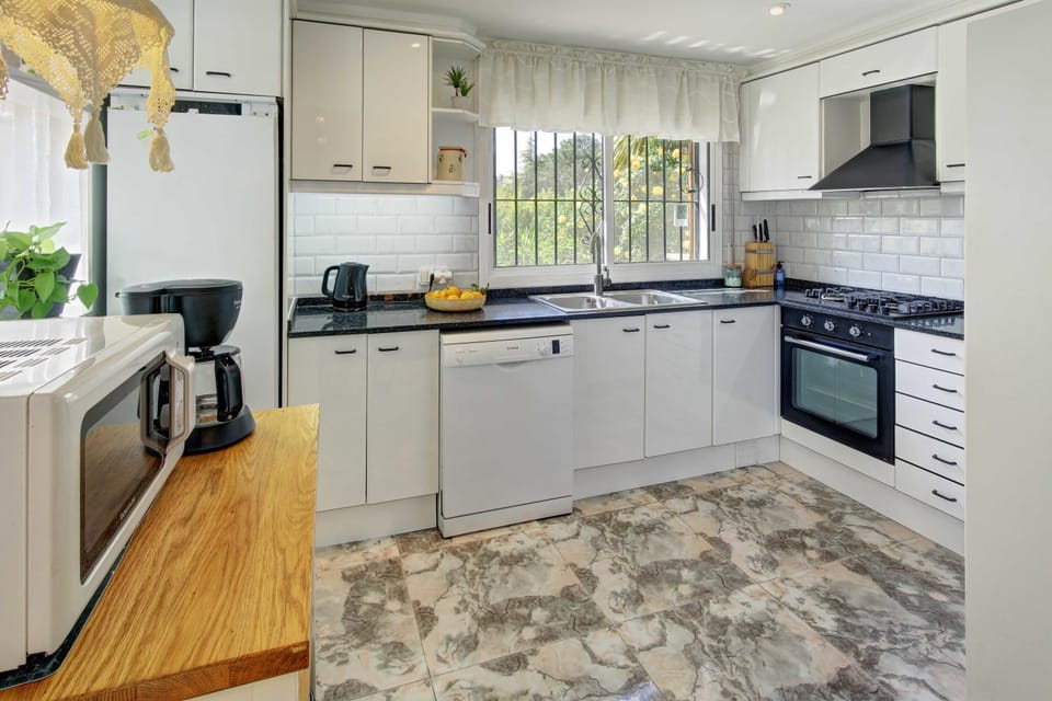 Kitchen or kitchenette, kitchen