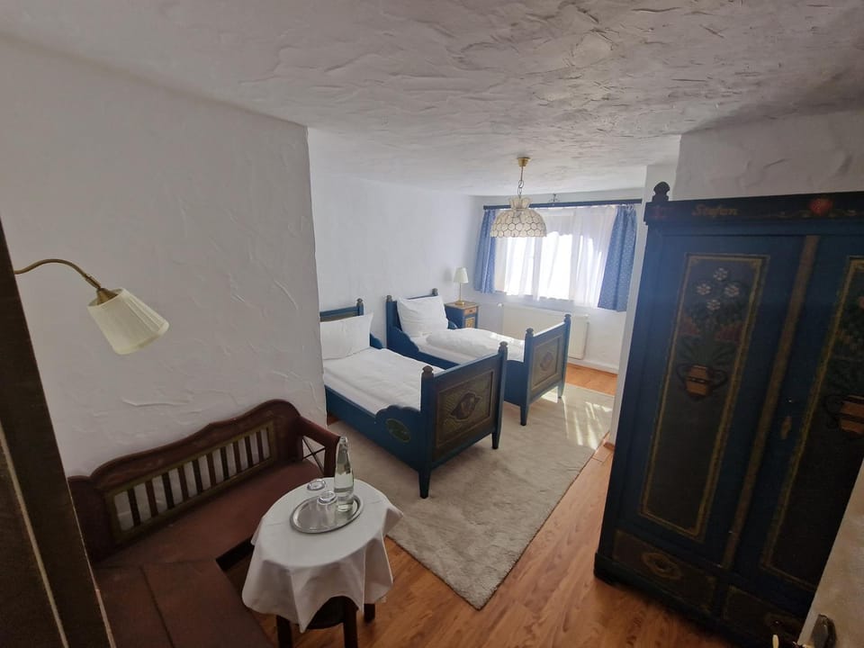 Bed, Photo of the whole room, Seating area, Bedroom