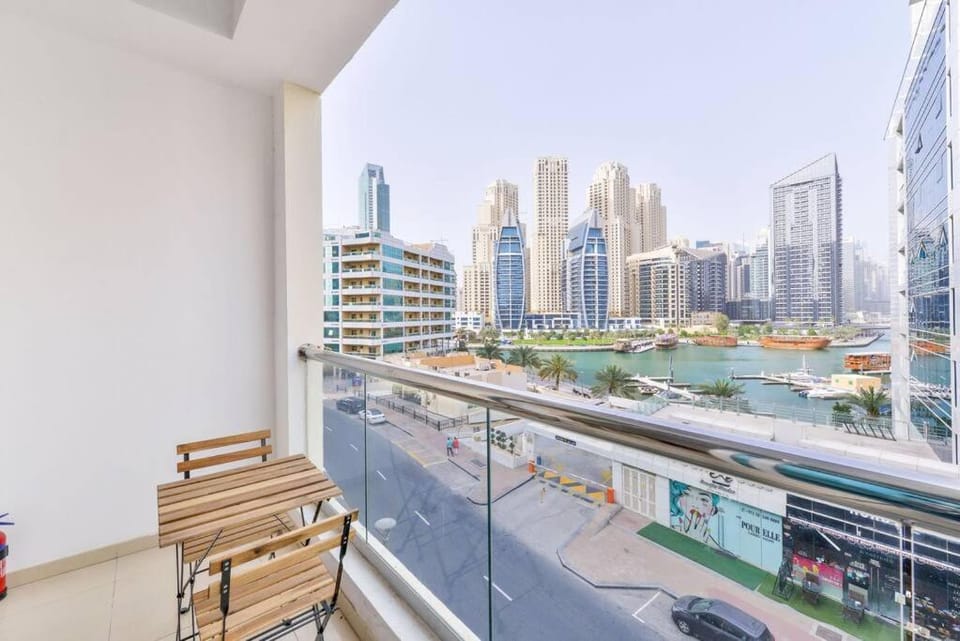 The best balcony with view for Marina. Apartment in Dubai