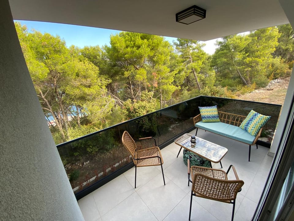 Patio, Balcony/Terrace, Seating area