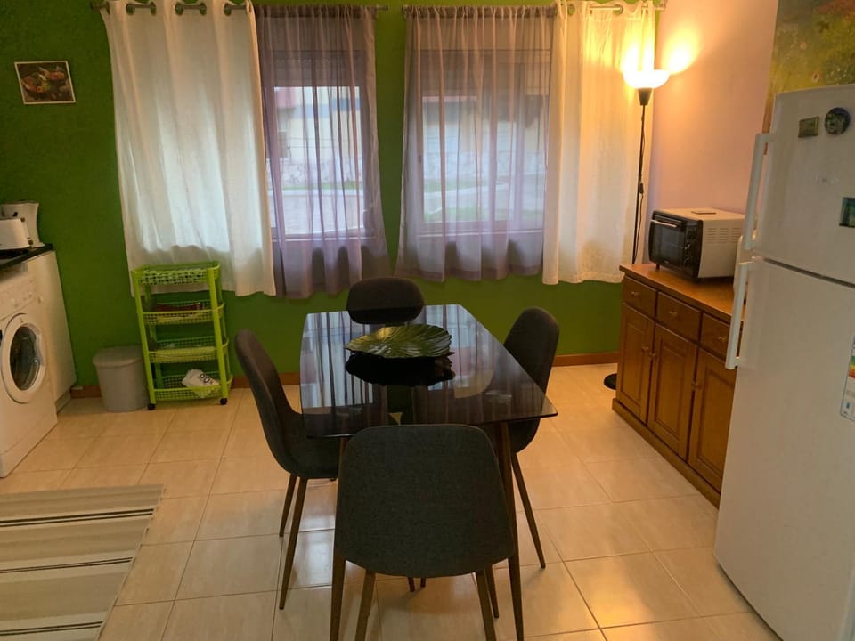 Kitchen or kitchenette, minibar, toaster