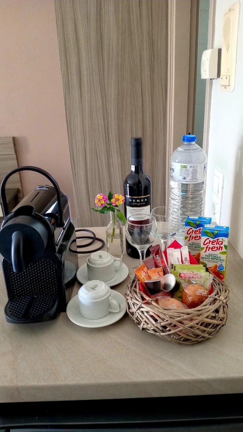 Coffee/tea facilities, Kitchen or kitchenette, Food and drinks, Food, Breakfast, Continental breakfast, Drinks