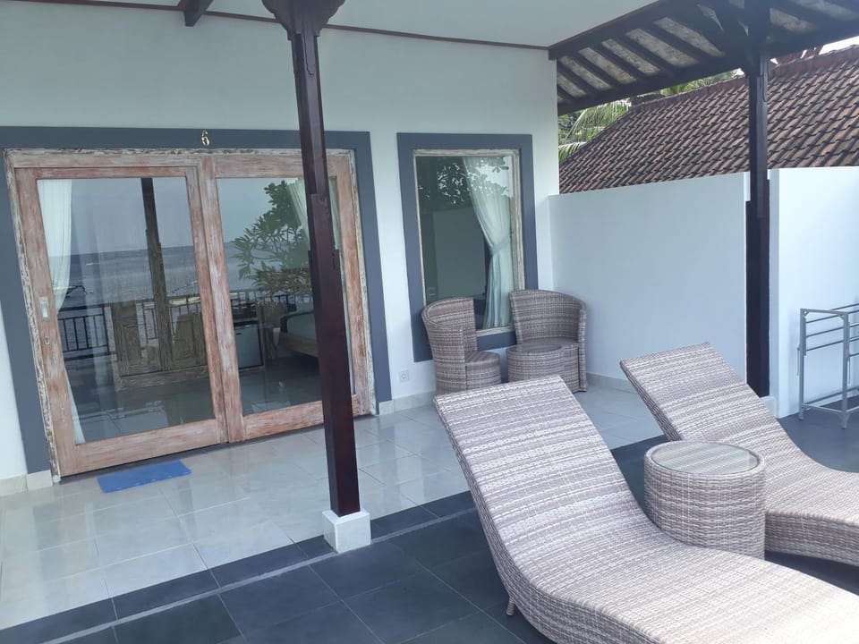 Balcony/Terrace, Photo of the whole room, Decorative detail