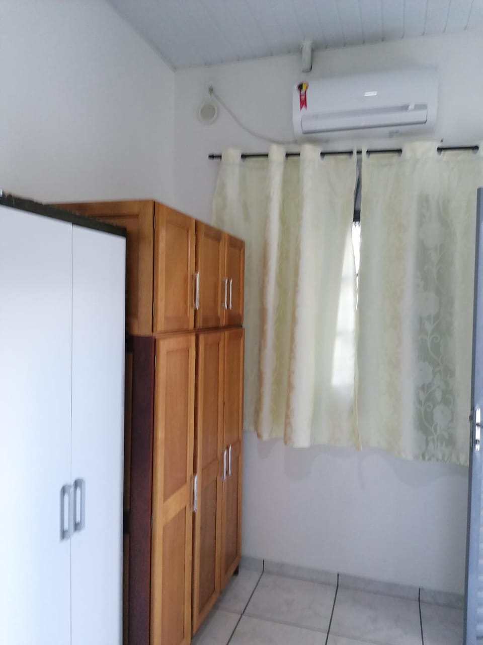 wardrobe, air conditioner