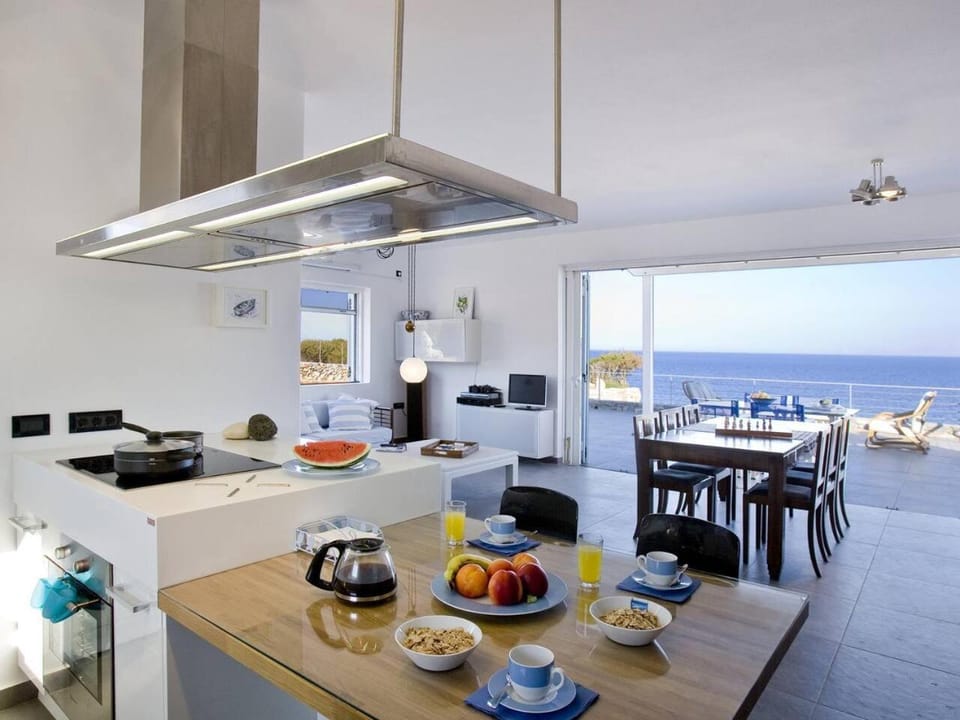 Beachfront Villa Thesseus Villa in Naxos, Naxos and Lesser Cyclades, Greece