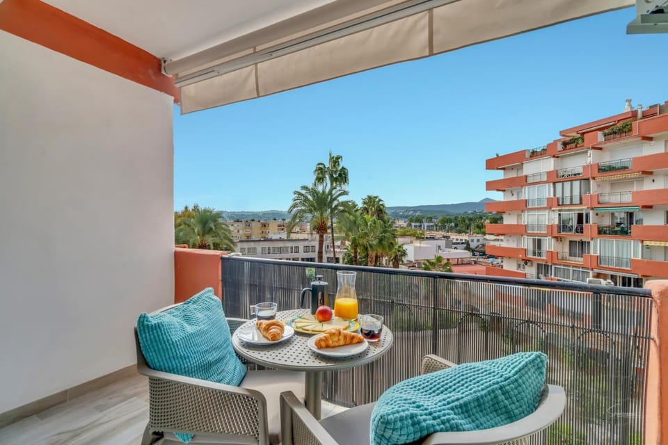 Property building, View (from property/room), Balcony/Terrace