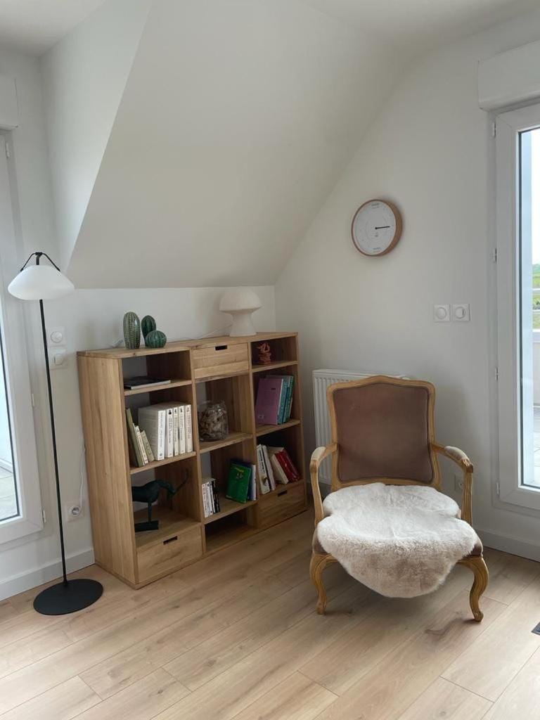 Library, Living room