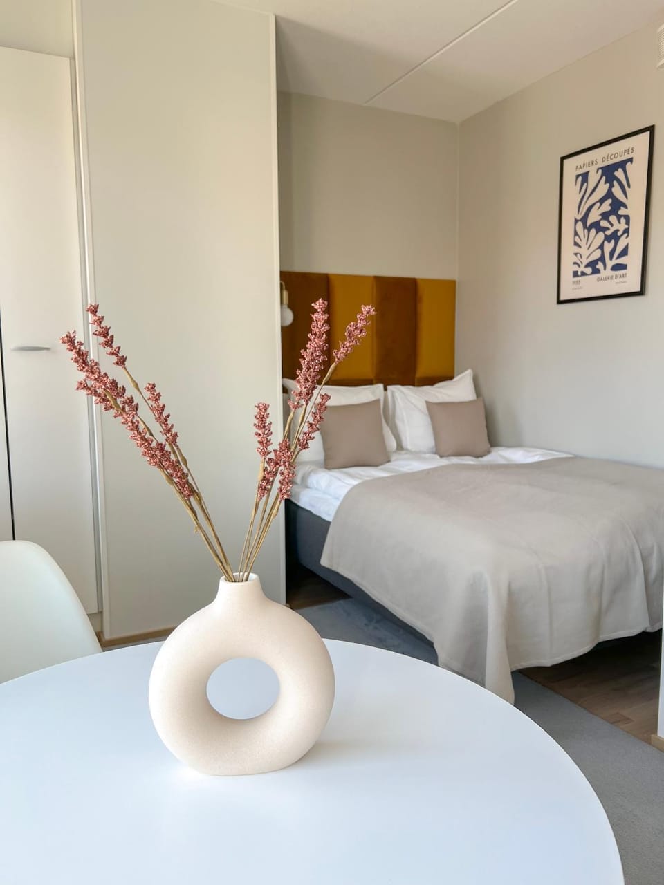 Bed, Photo of the whole room
