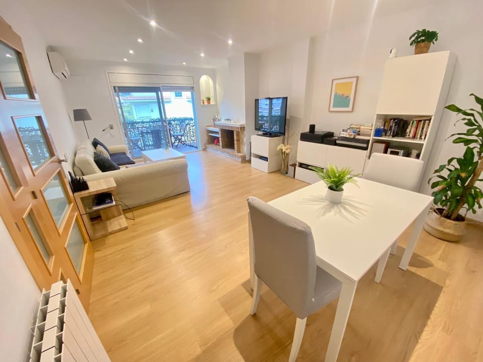 TV and multimedia, Living room, Dining area