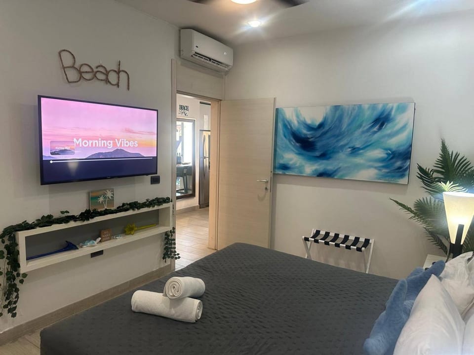 Chic Space, Private Balcony, Roof Pool, Good WiFi House in Playa del Carmen