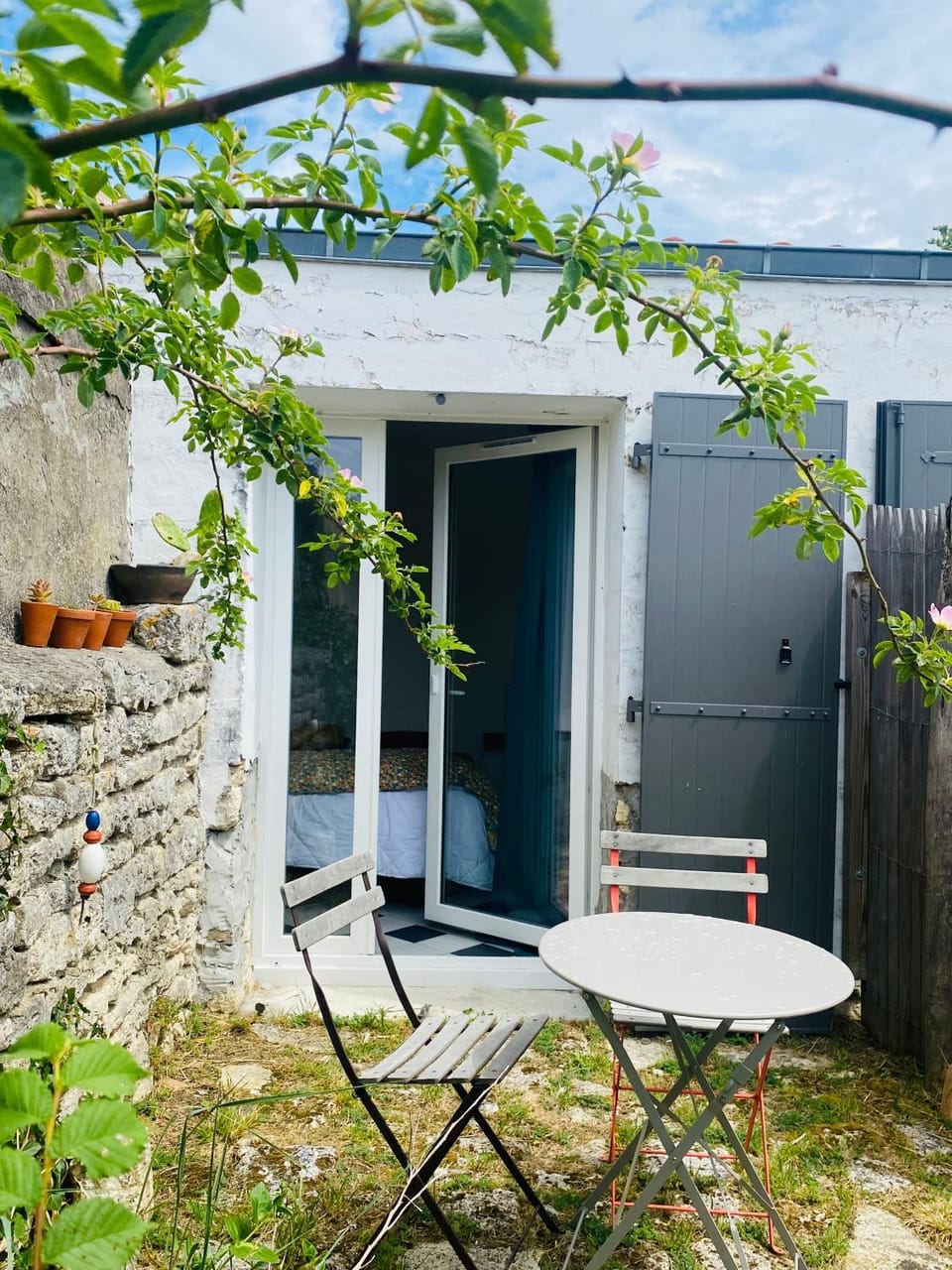 Dining area, Garden view