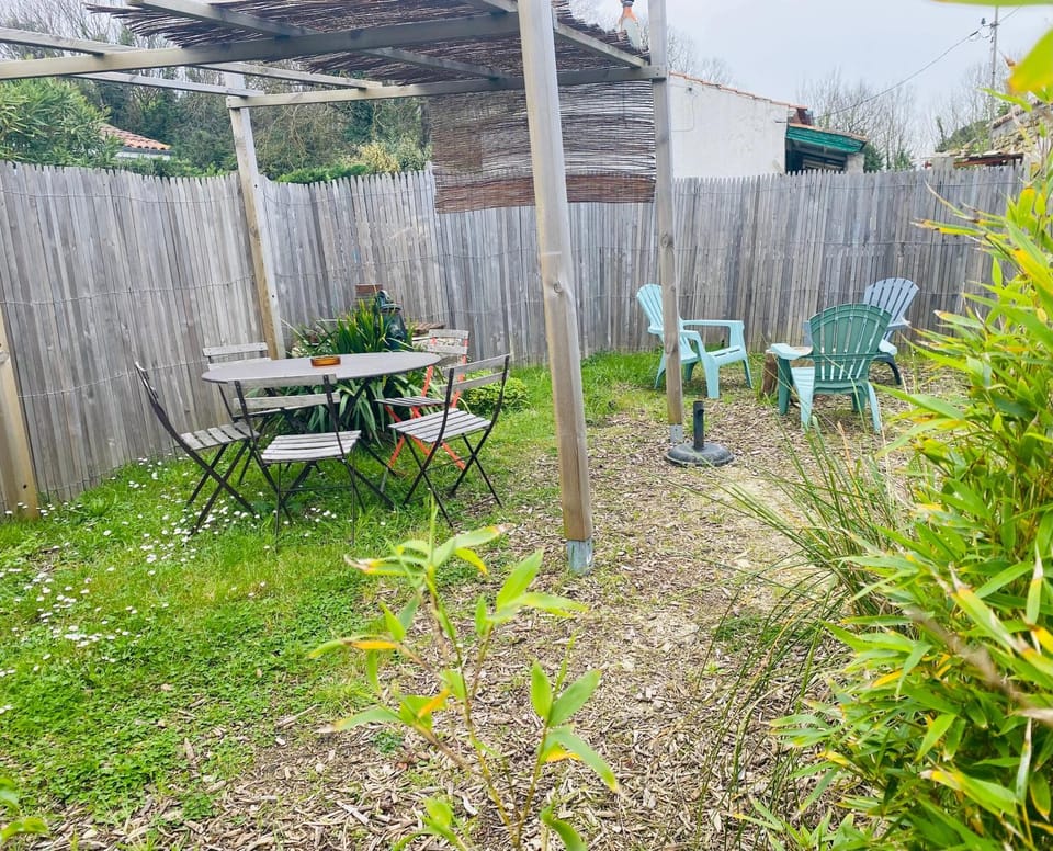 Garden, Dining area