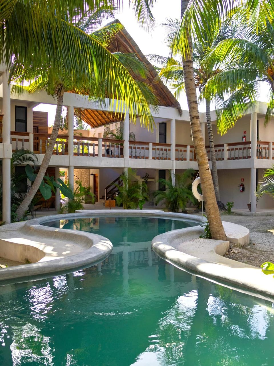 Patio, Day, Garden, Swimming pool