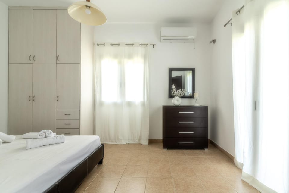 Ceronia Renovated House near the Beach House in Crete