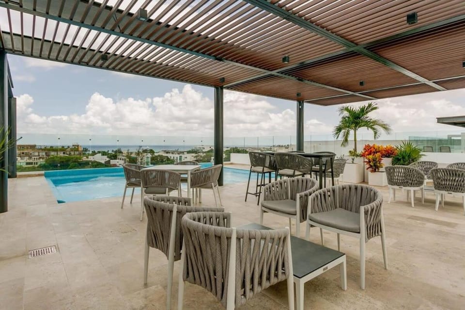 New Condo Roof Pool with Gym and WiFi near 5th half Blk Kids Ok House in Playa del Carmen